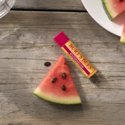 Burt's Bees Lippenpflege Lip Balm Wassermelone 7 Burt's Bees Lippenpflege Lip Balm Wassermelone -Hautpflegeprodukte MAM 8532007 SHOP IMAGE 1.4